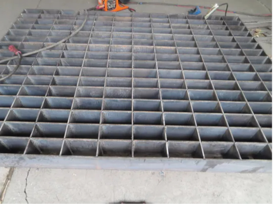 สแตนเลสที่มั่นคง Grating ระดับบันได Hot DIP กระปุก