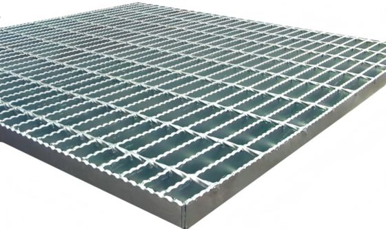 โรงงานผลิตตะแกรง HDG Ss Steel Serrated Grating China ขนาด 25X4.5 25X5 มม. แบริ่งบาร์ 4 นิ้ว ตะแกรงเหล็กปั๊มขึ้นรูปชุบสังกะสี
