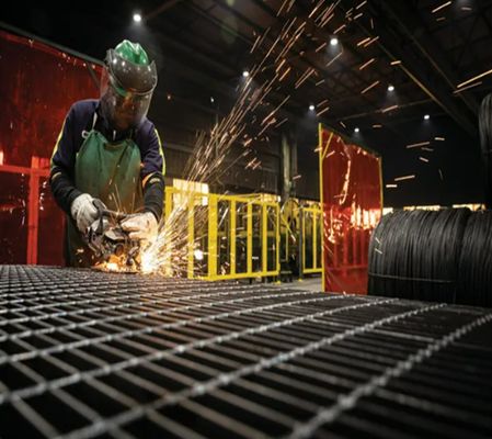 แพลตฟอร์มตะแกรงเหล็กกล้าเคลือบสังกะสีกันสนิม ตะแกรงเหล็กกล้าแบบมีฟันปลา