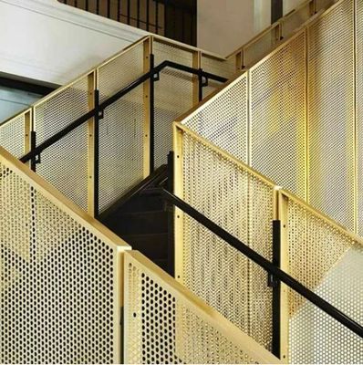 Serrated Galvanized Steel Stair Treads for Warehouse and Platform Applications