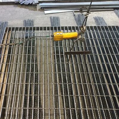 Heavy Duty Hot Dip Galvanized Steel Grating with Serrated Surface for Industrial Drainage