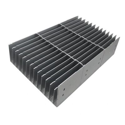 สายบันไดเหล็กเหล็กกระปุกแบบ Hot DIP ด้วย 25 x 3 ถึง 100 x 8 ไม้บรรทุกและมาตรฐาน ANSI / NAAMM สําหรับบันไดบันได