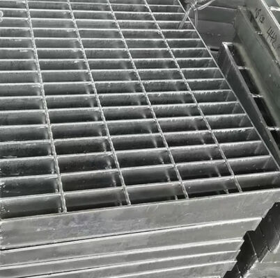 40X5mm Serrated Press-Locked Steel Grating with Hot DIP Galvanizing for Anti-Slip Applications