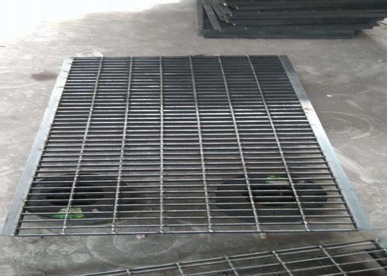 เอสจีเอโลหะ Grates สำหรับ Driveways / Rectangular Gutter 50 / 100mm Twisted Bar Pitch