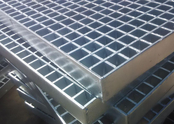 70mm x 6mm Grates พื้นอุตสาหกรรมเหล็กชุบสังกะสี Grating Platform Cross Bar 8mm x 8mm